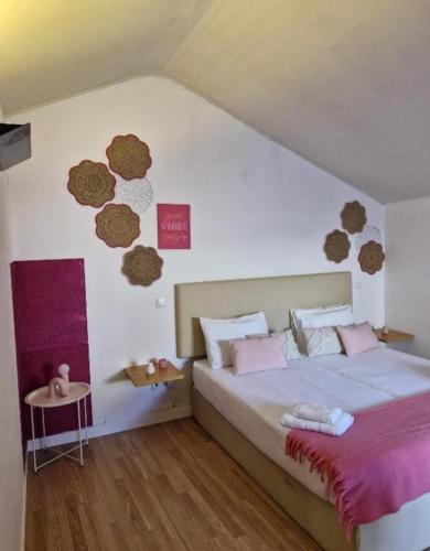Pink Yellow Porto Apart, Порту
