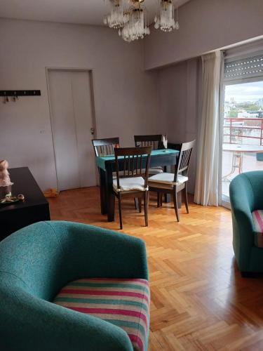 Departamento luminoso con balcon terraza y vista abierta in Floresta