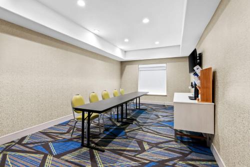 홀리데이 인 익스프레스 호텔 & 스위트 폴스 밸리 바이 IHG - 회의실/연회장