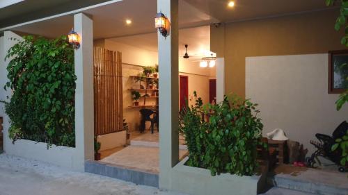 . Dhiffushi Tourist Hotel