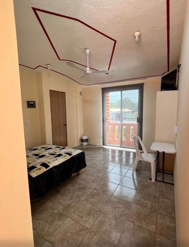 . Hostal Color Inn