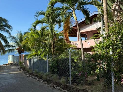 Birdies Nest Upper 2 Bedroom Beach View in Black Rock
