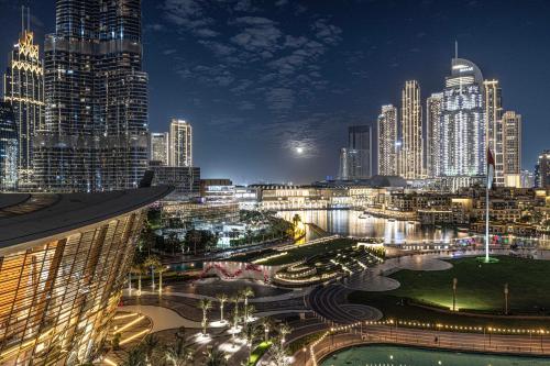 The Grande Signature Experience Modern 2BR with Incredible Views of Burj Khalifa & Dubai Fountain, Steps Away from Dubai Mall, Дубай (фото 2)