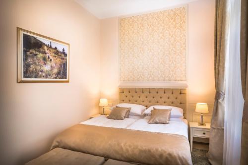 Superior Double Room image 3
