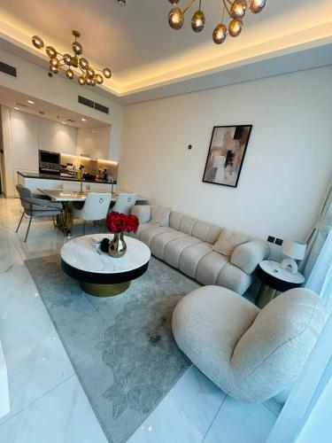 Enjoy Sunset At Rare House With Private Swimming Pool, Dubai (photo 6)