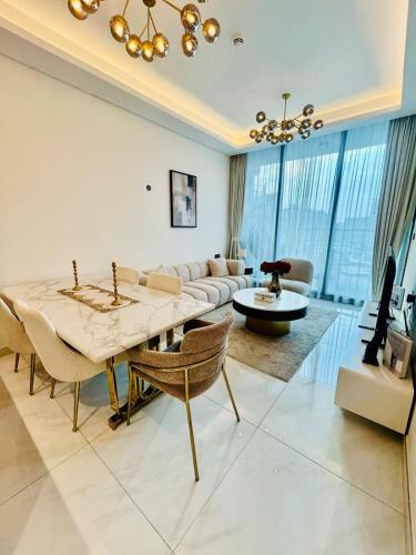 Enjoy Sunset At Rare House With Private Swimming Pool, Dubai (photo 8)