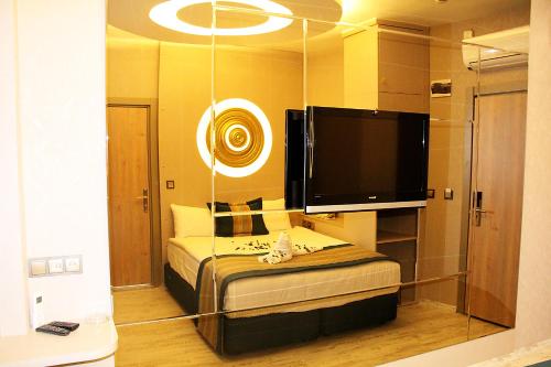 Nun Hotel Ideally located in the Konya City Center area, Nun Hotel promises a relaxing and wonderful visit. The property offers guests a range of services and amenities designed to provide comfort and convenien