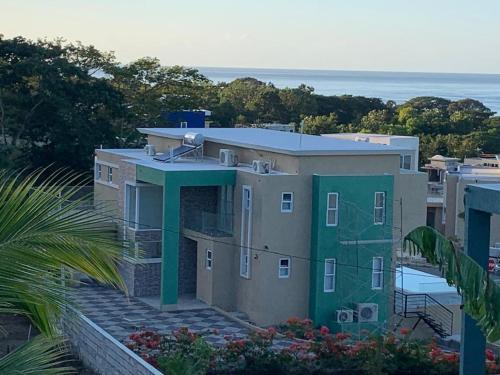 OneLoveVilla, Oceanview beach house, Whitehouse JA in Whitehouse