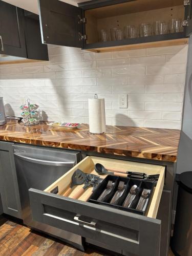 ห้องครัว, Quiet 2BR Albemarle Suite Near Morrow Mountain in อัลเบมาร์ล (NC)