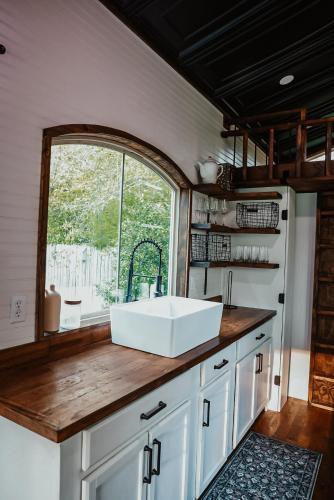 Cozy Tiny Home in City Center