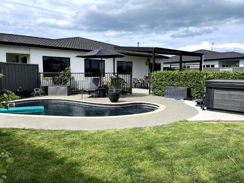 Pool, Spa pool, Private, Modern, Clive! in ไคลฟ์