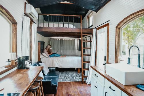 Cozy Tiny Home in City Center