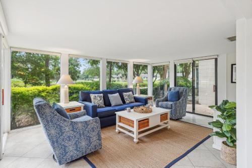 56 Woodbine Villas