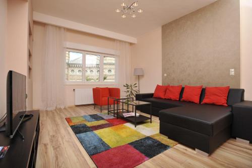 Synagogue Dream Home in The Center - main image