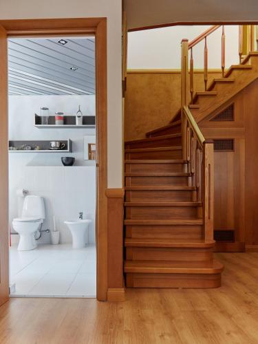 ห้องส่วนกลางสำหรับนั่งเล่น/ดูทีวี, Villa Moderna in อซารี