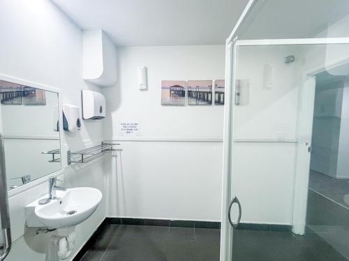 Private Room in Akl CBD Hostel, Near Train & Bus, Auckland (Foto 4)