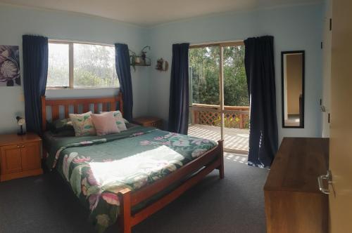 Tealuca Holiday Home in Pukenui
