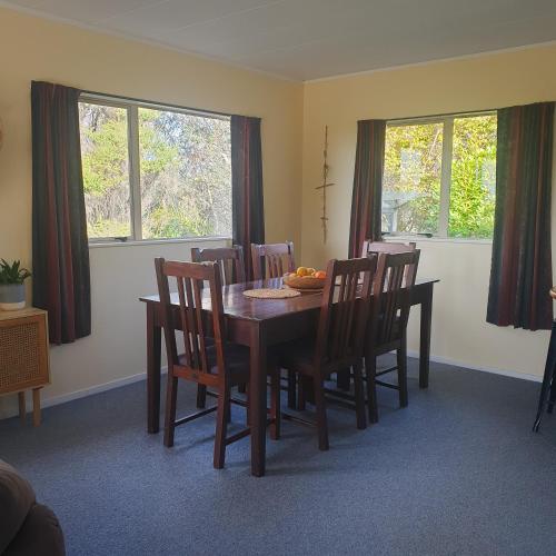 Tealuca Holiday Home in Pukenui