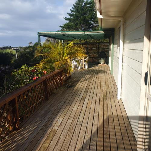 Tealuca Holiday Home in Pukenui