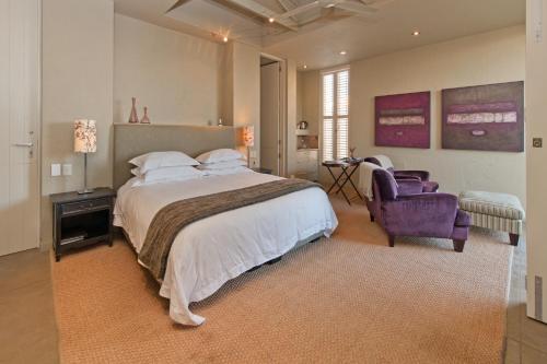 Pinotage Deluxe Room image 8