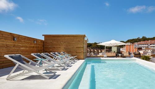Swimming pool, Delamar 4*Sup-Adults only (18+) in Lloret De Mar