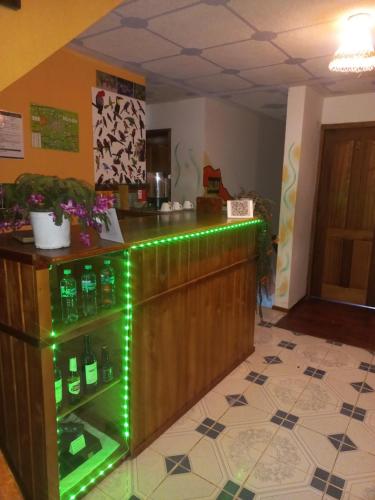 Golden Bird in 明多