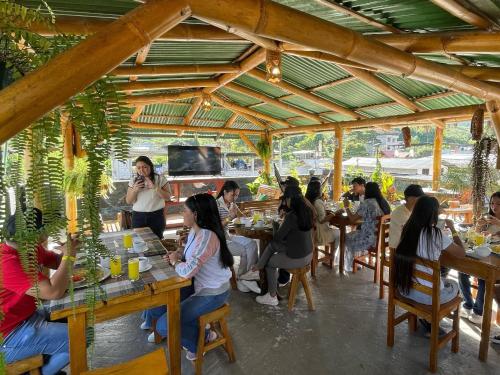 共用Lounge/電視區, Golden Bird in 明多