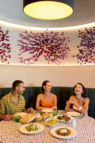 W Dubai - The Palm, Dubai (photo 6)