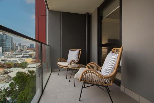 1Bed Apartment - Valley Fringe - Free Parking