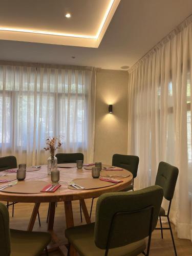 餐廳, Hotel Rural Spa & Wellness Hacienda Los Robles in 納瓦塞拉達