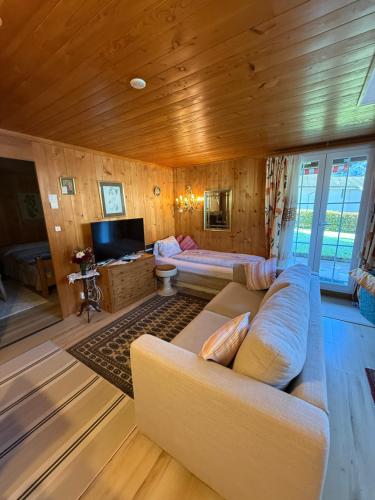 Free Spirit Chalet in Флулі