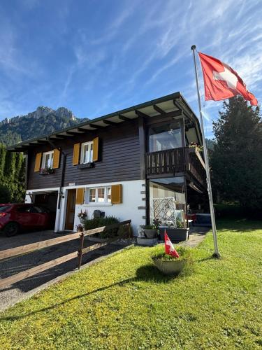 Free Spirit Chalet in Флулі