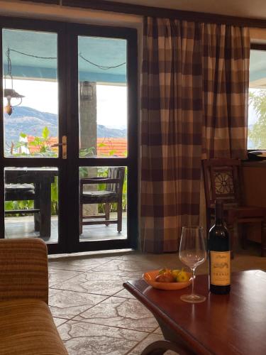 ระเบียง/ชานเรือน, Sea View Apartment First Floor in คราซิซี