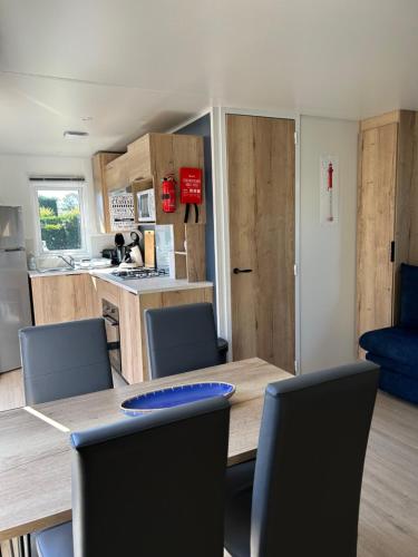 Mobil'home - Camping **** Les Charmettes - Camping - Les Mathes