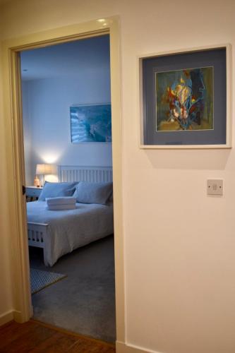 Private room and bathroom in shared flat with parking, Глазго (фото 9)