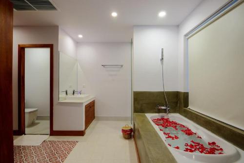 room detail thumbnail 2