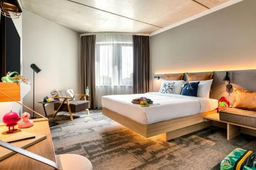 room detail thumbnail 1