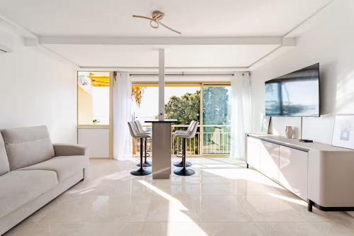 Luxury Apartment with Sea View and Private Beach Access, Cannes (zdjęcie 2)