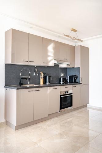 Luxury Apartment with Sea View and Private Beach Access, Cannes (zdjęcie 6)