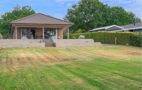 Vista exterior, Lovely Home In Sunds With House Sea View in Sunds