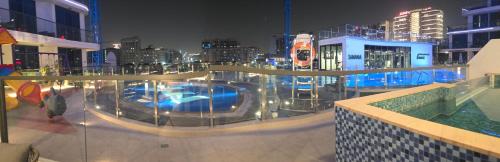 Enjoy Sunset At Rare House With Private Swimming Pool, Dubai (photo 2)
