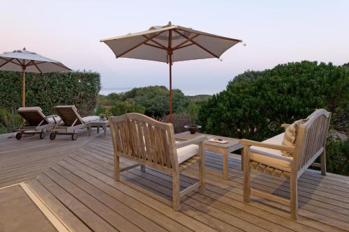 Mosselberg on Grotto Beach - image 4