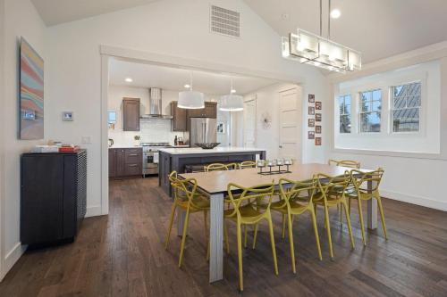 Cairn Luxury Vacation Rentals at Bend - image 13