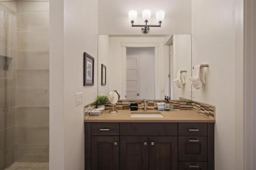Cairn Luxury Vacation Rentals at Bend - image 12