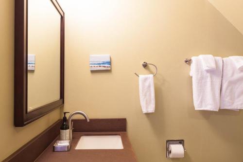 Heartbreak-Rvr/Mt View-4BR/2BA - image 11