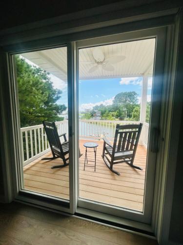 ระเบียง/ชานเรือน, Piney Point Harbor Haven in ไพนีย์พอยต์ (แมรีแลนด์)