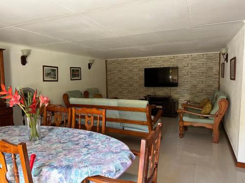 Chrisent Residence – Port Glaud