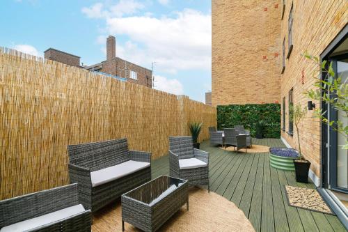 Shoreditch Hoxton 2 Bed 2 Bath with Large Terrace (F2 PW) 