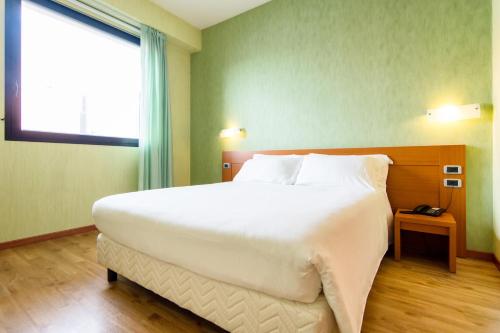 Hotel Concorde Hotel Concorde is a popular choice amongst travelers in Camerano, whether exploring or just passing through. The hotel offers a wide range of amenities and perks to ensure you have a great time. Facil