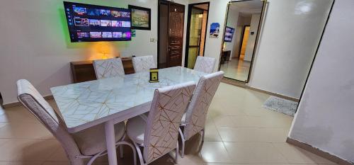 Private Room in a Shared Apartment next to MOSQUÉE HASSAN 2, Casablanca (Foto 9)